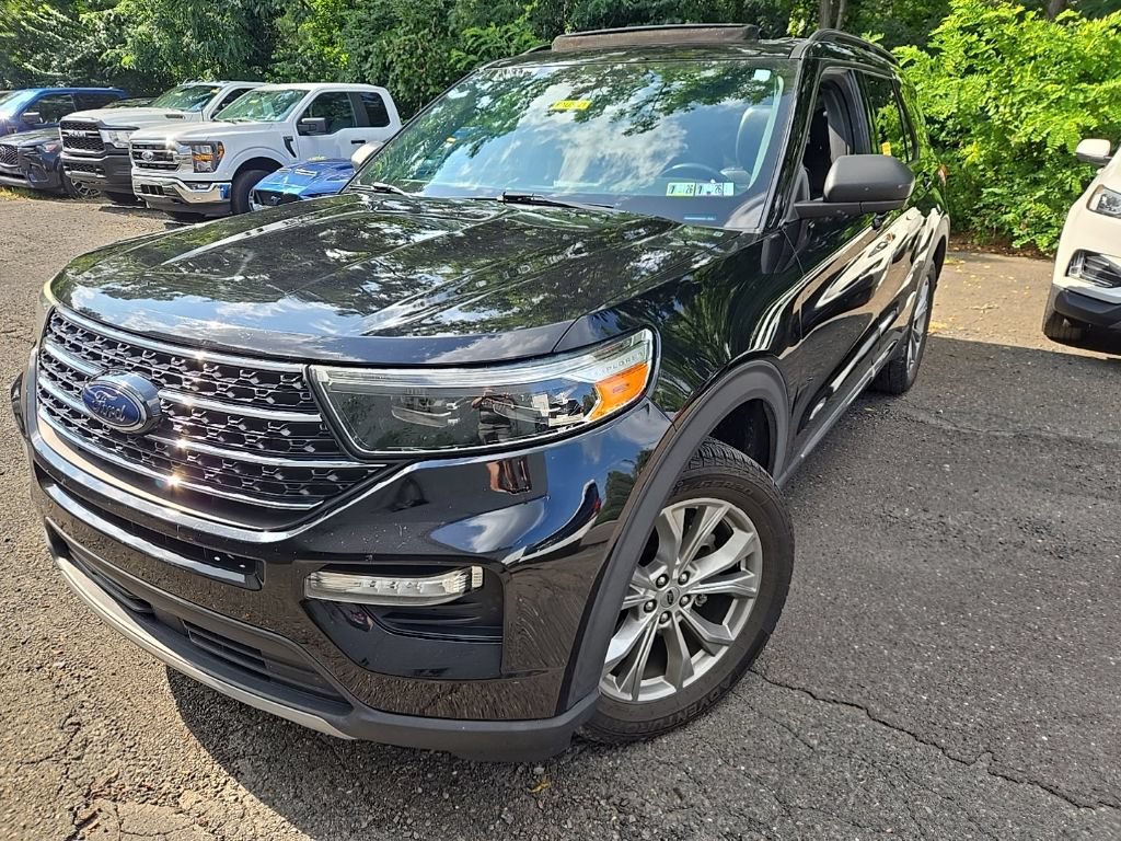 Certified 2020 Ford Explorer XLT w/ Equipment Group 202A AWD/4WD image 3