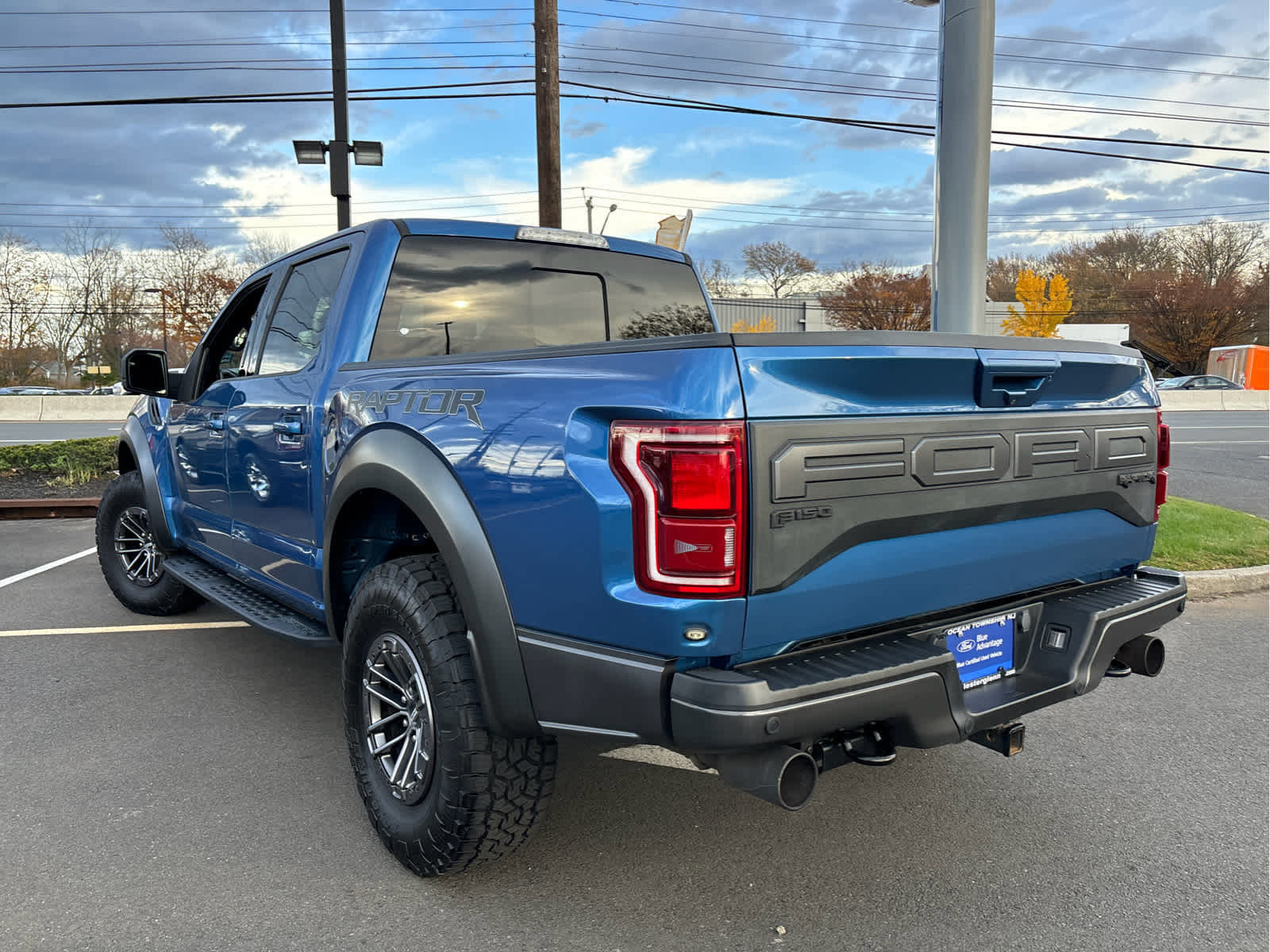 Certified 2019 Ford F150 Raptor w/ Equipment Group 802A Luxury image 3