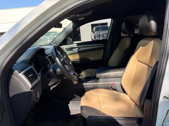 Used 2022 Volkswagen Atlas Cross Sport SE FWD image 15
