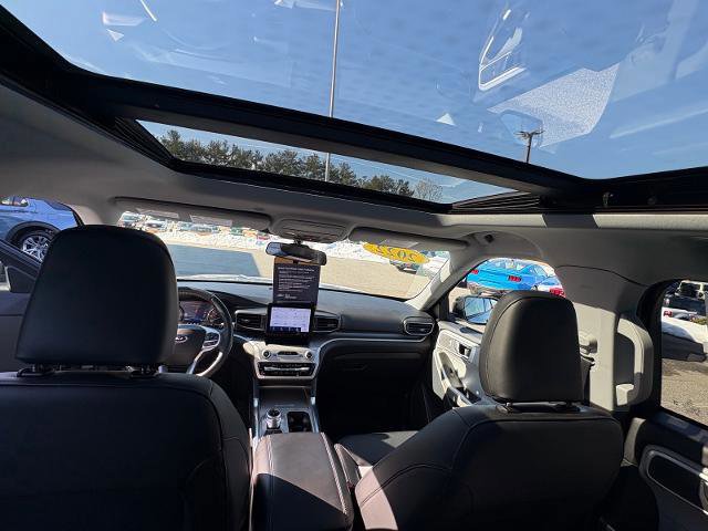 Certified 2022 Ford Explorer XLT w/ Equipment Group 202A image 29