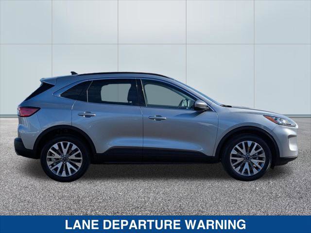 Certified 2022 Ford Escape Titanium w/ Class II Trailer Tow Package image 2