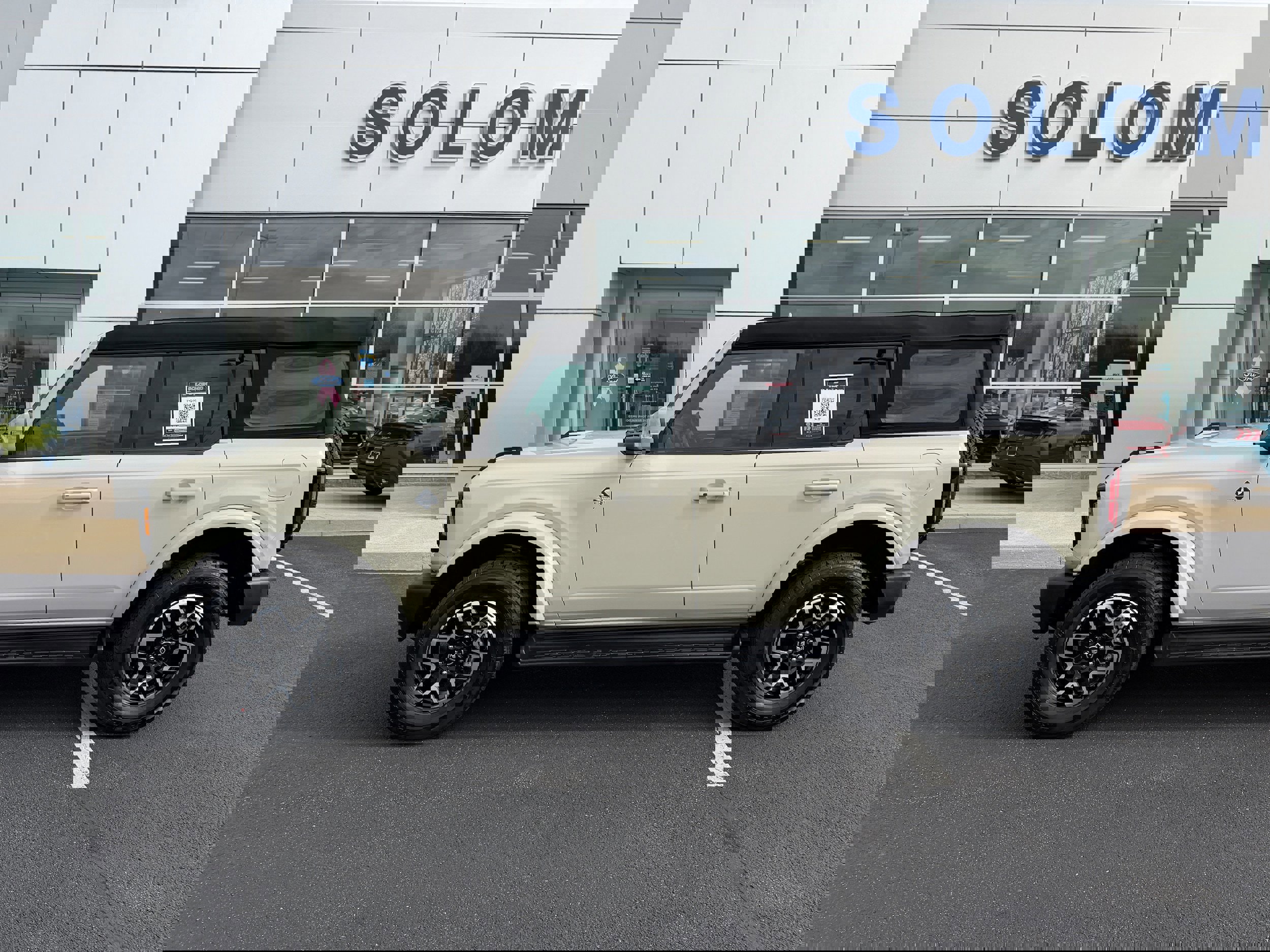 Certified 2025 Ford Bronco Outer Banks image 7