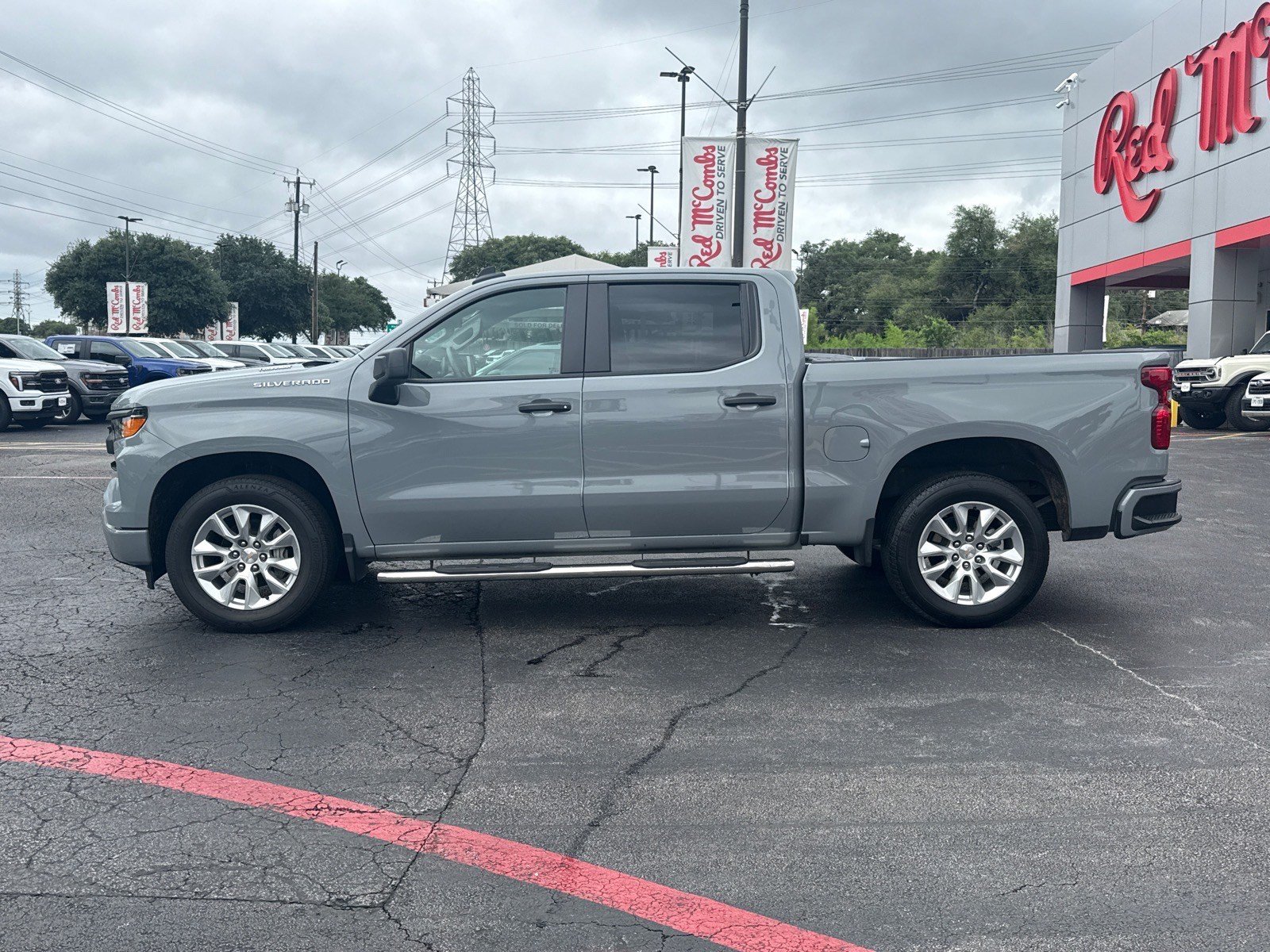Used 2025 Chevrolet Silverado 1500 Custom RWD image 9