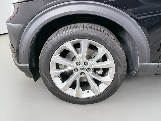 Certified 2022 Ford Explorer Platinum w/ Equipment Group 601A AWD/4WD image 38