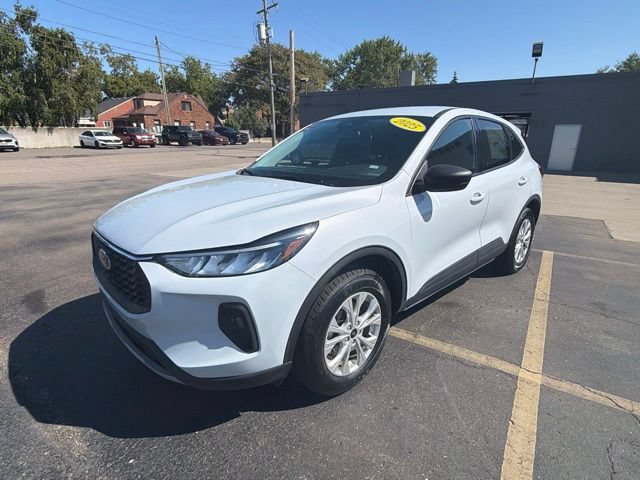 Certified 2025 Ford Escape Active AWD/4WD image 3