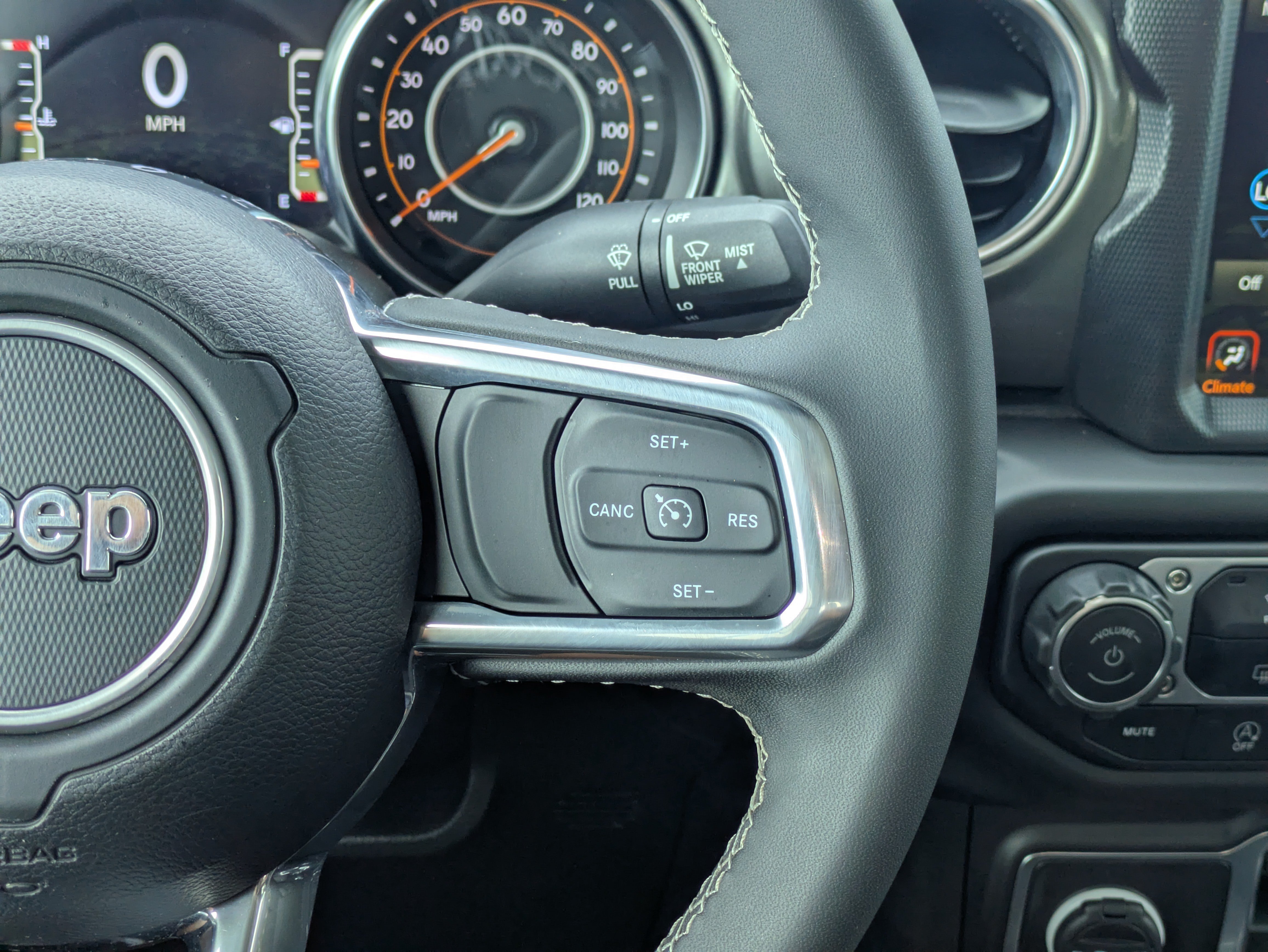 Used 2023 Jeep Gladiator Overland AWD/4WD image 28