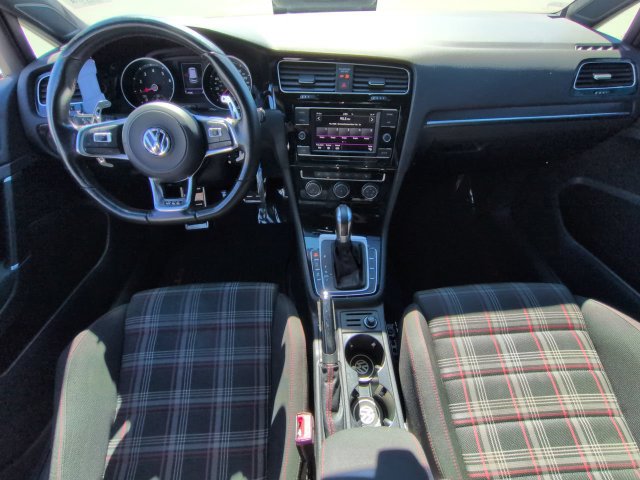 Used 2019 Volkswagen Golf 4-Door FWD image 17