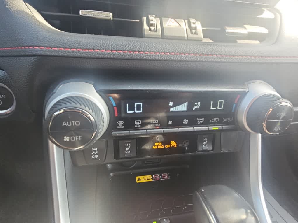 Used 2024 Toyota RAV4 XSE w/ Weather Package AWD/4WD image 17