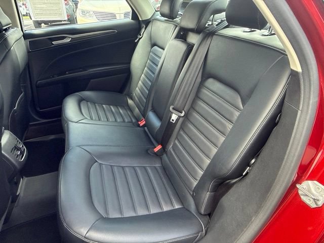 Certified 2017 Ford Fusion SE w/ Fusion SE Technology Package FWD image 14