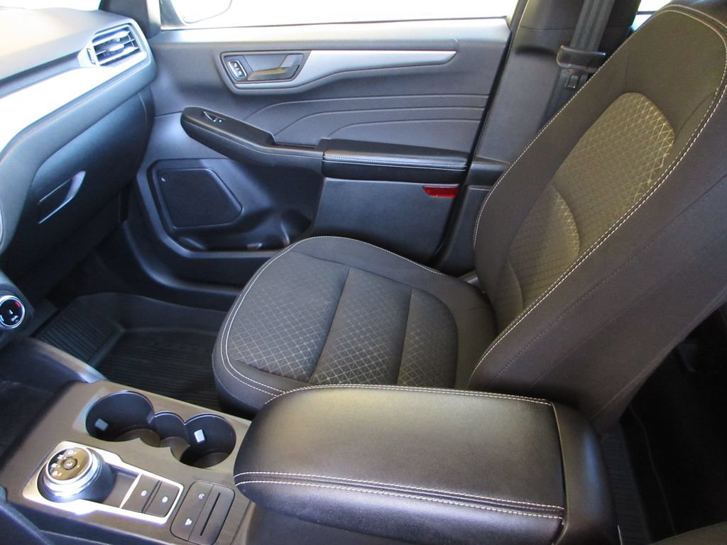 Certified 2025 Ford Escape Active FWD image 22