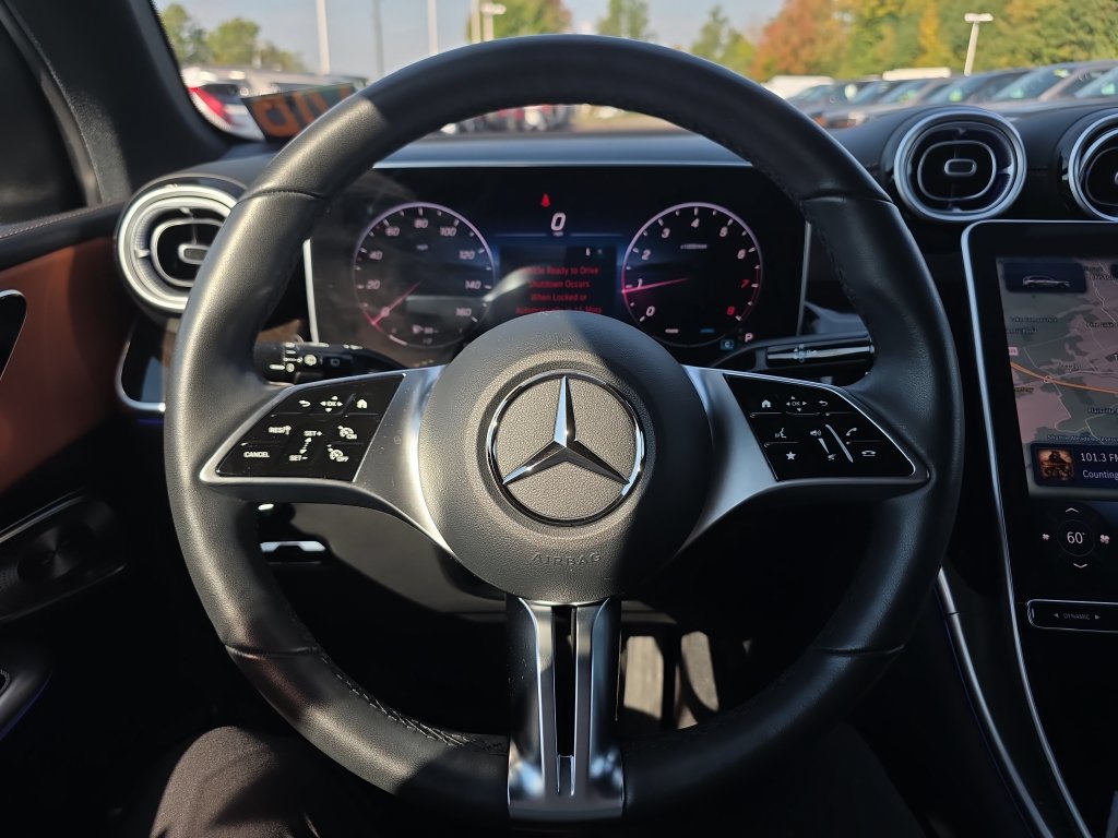 Used 2025 Mercedes-Benz GLC 300 4MATIC image 24