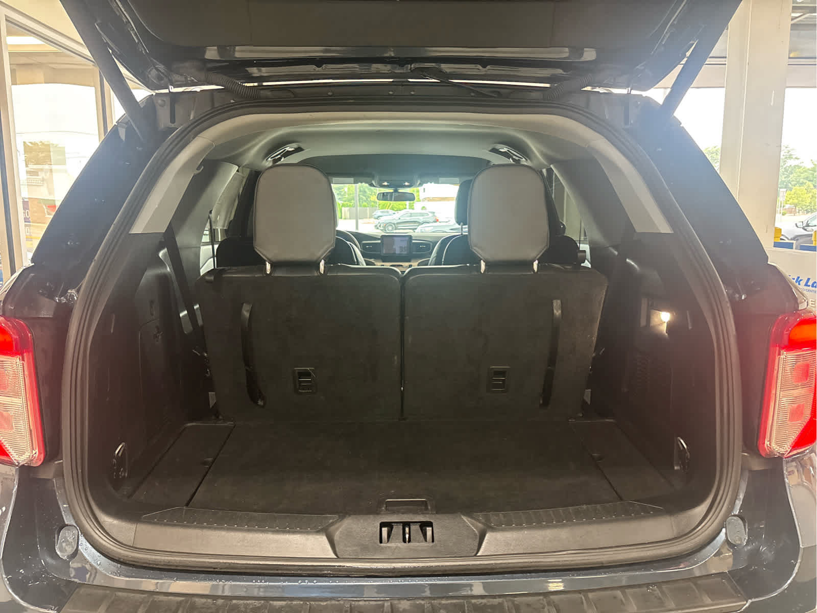 Certified 2024 Ford Explorer XLT w/ Equipment Group 202A AWD/4WD image 7