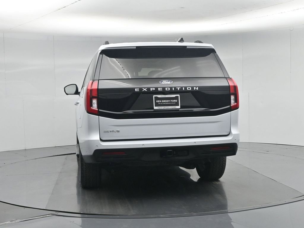 Certified 2025 Ford Expedition Active AWD/4WD image 35