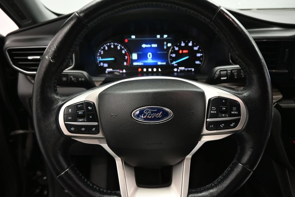 Certified 2022 Ford Explorer Limited w/ Equipment Group 301A RWD image 15