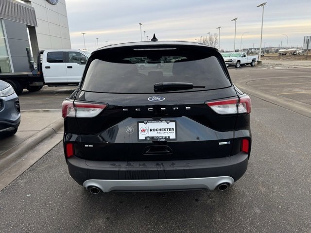 Certified 2020 Ford Escape SE image 2