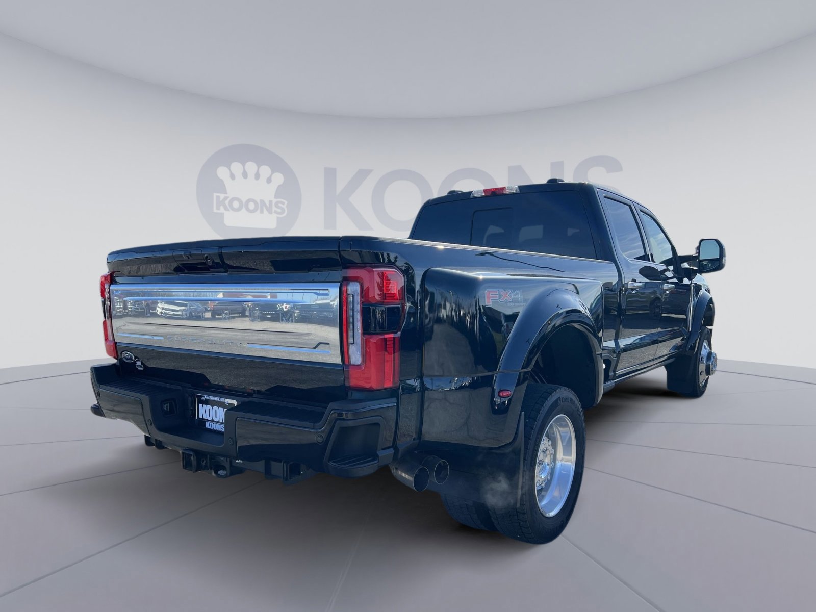 Certified 2025 Ford F450 Platinum w/ Platinum Plus Package image 4