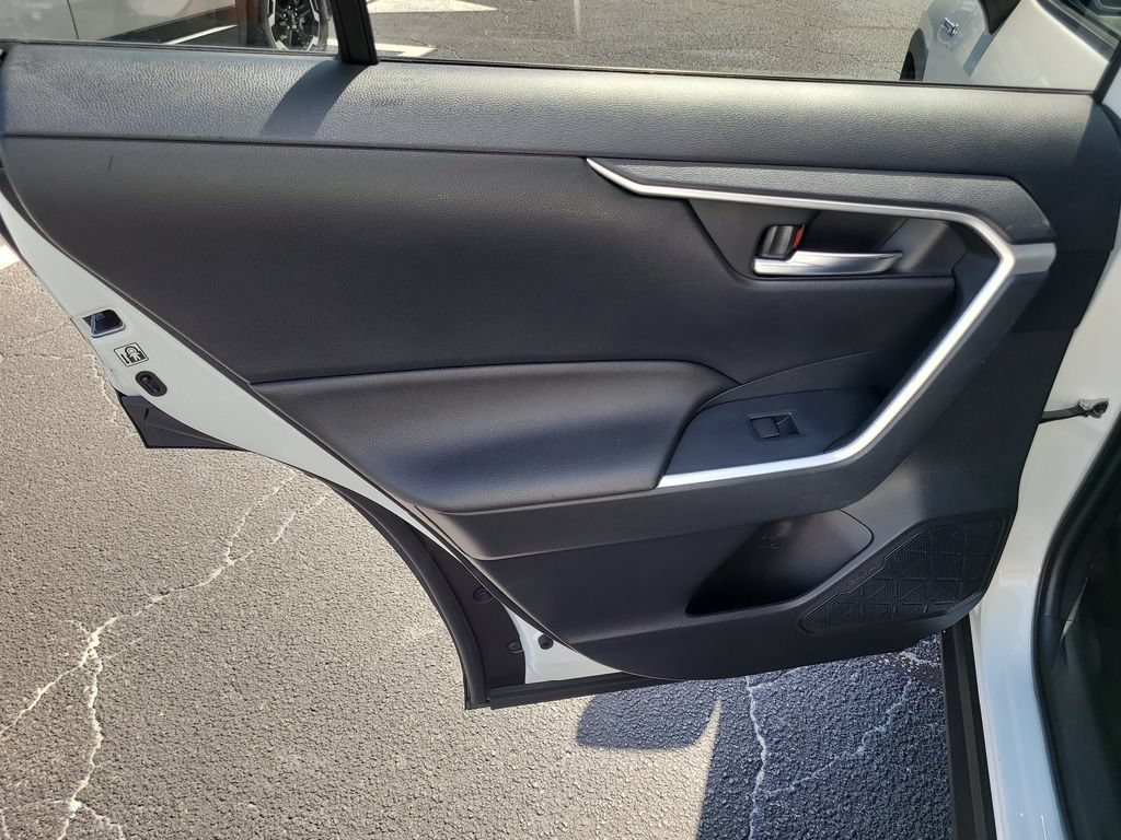 Used 2019 Toyota RAV4 XLE w/ Convenience Package AWD/4WD image 9