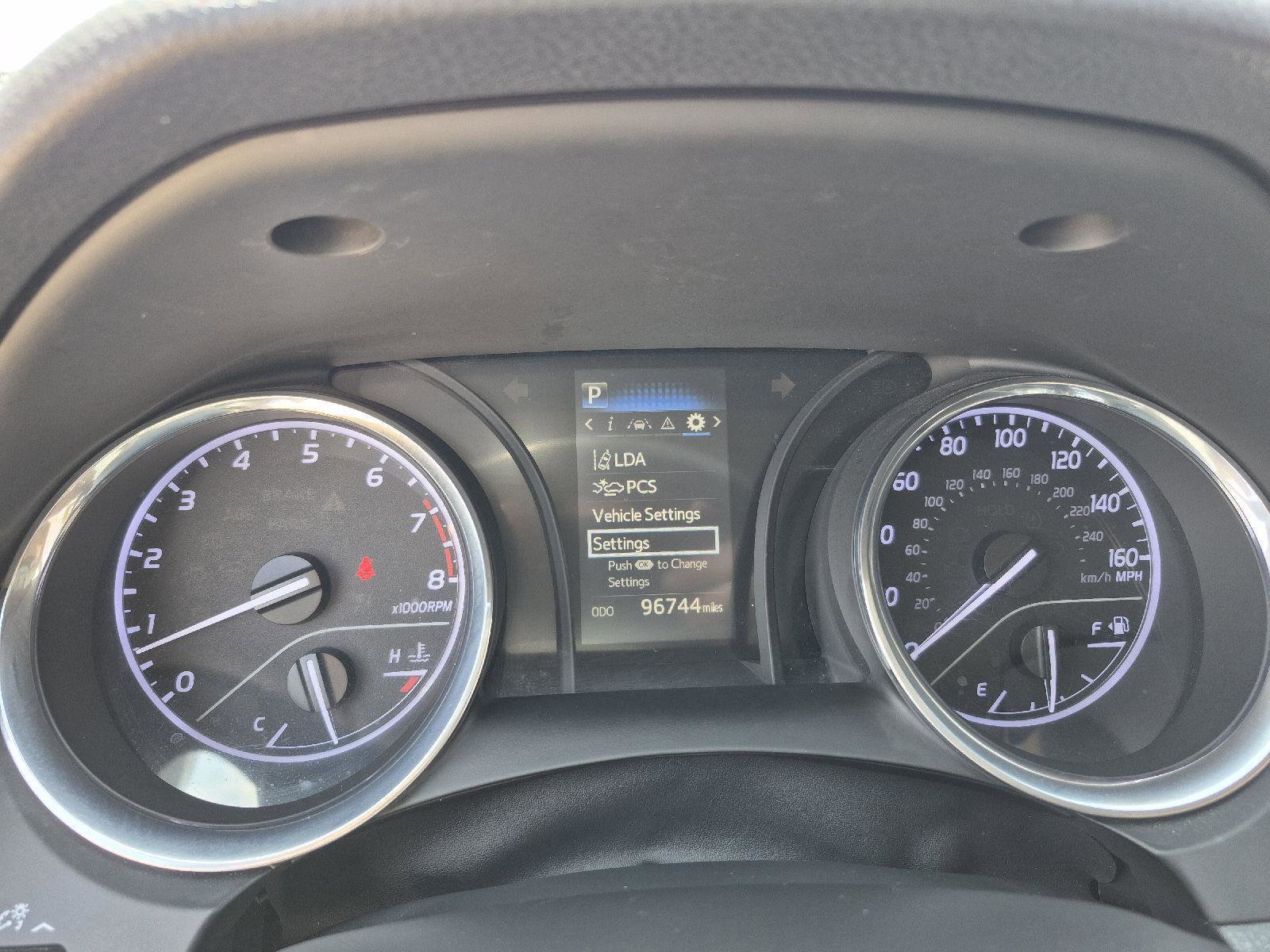 Used 2019 Toyota Camry SE FWD image 4