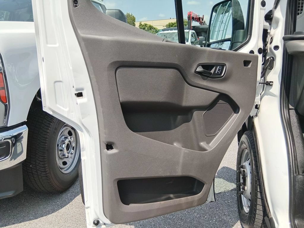 Certified 2023 Ford Transit 250 Medium Roof AWD image 17