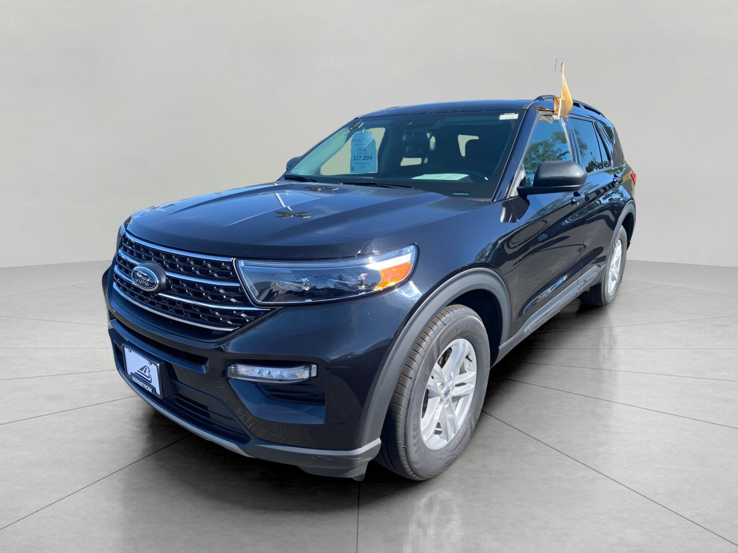 Certified 2024 Ford Explorer XLT w/ Equipment Group 202A AWD/4WD image 8