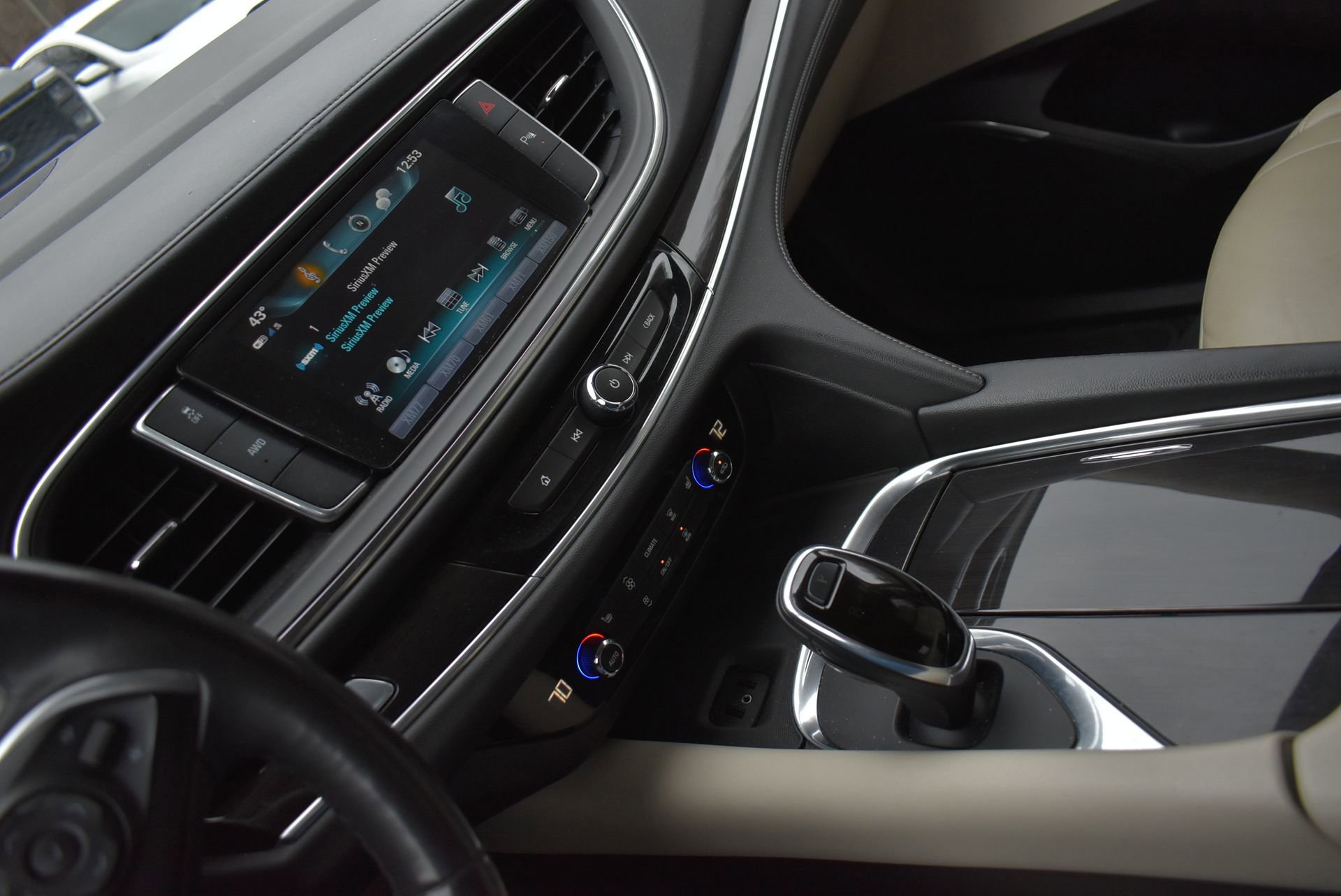 Used 2019 Buick Enclave Essence image 28