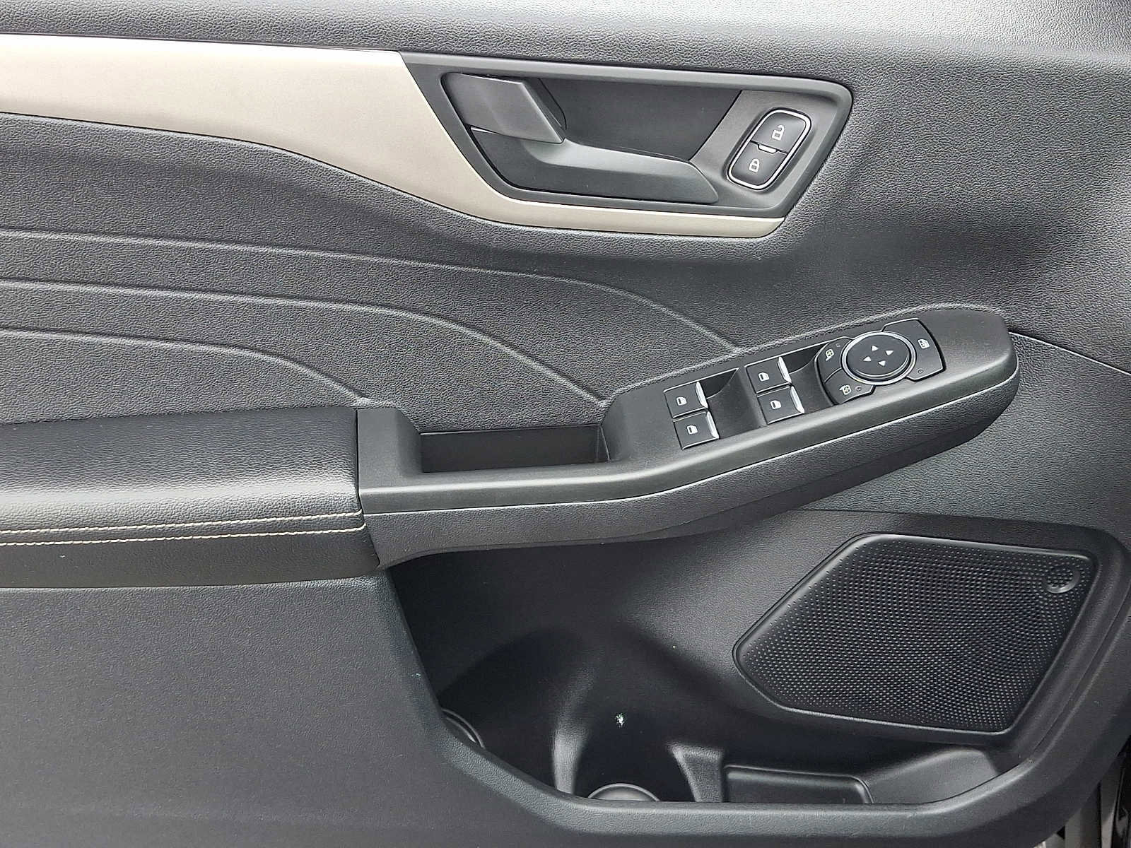 Certified 2022 Ford Escape S image 12