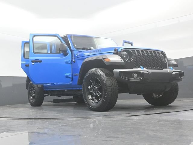 Used 2023 Jeep Wrangler Unlimited w/ Cold Weather Group AWD/4WD image 28