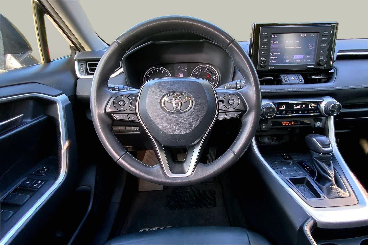 Used 2021 Toyota RAV4 XLE Premium FWD image 6
