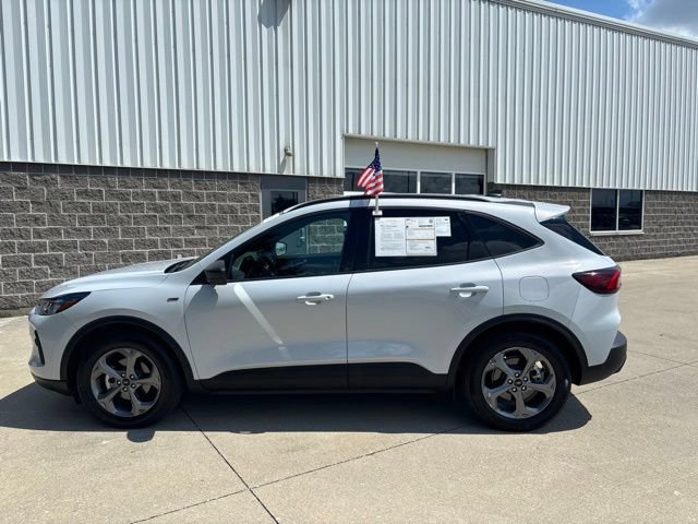 Certified 2025 Ford Escape ST-Line FWD image 10