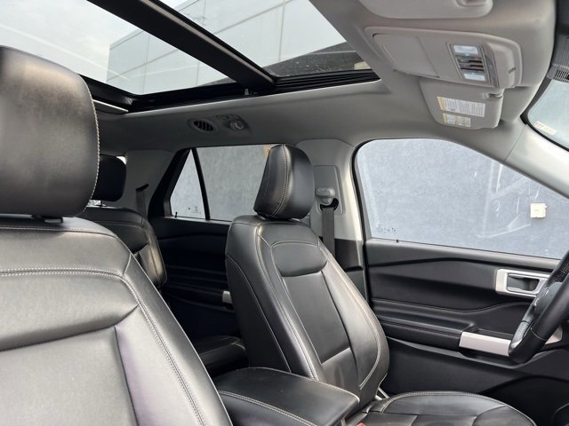 Certified 2022 Ford Explorer XLT w/ Equipment Group 202A image 27