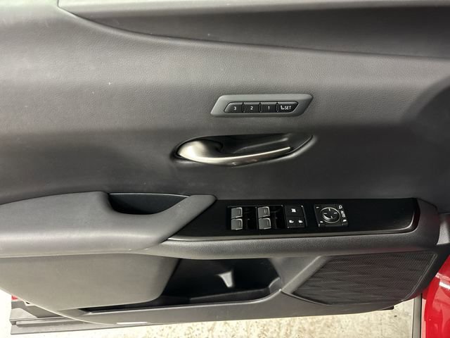 Used 2023 Lexus UX 250h F Sport image 5