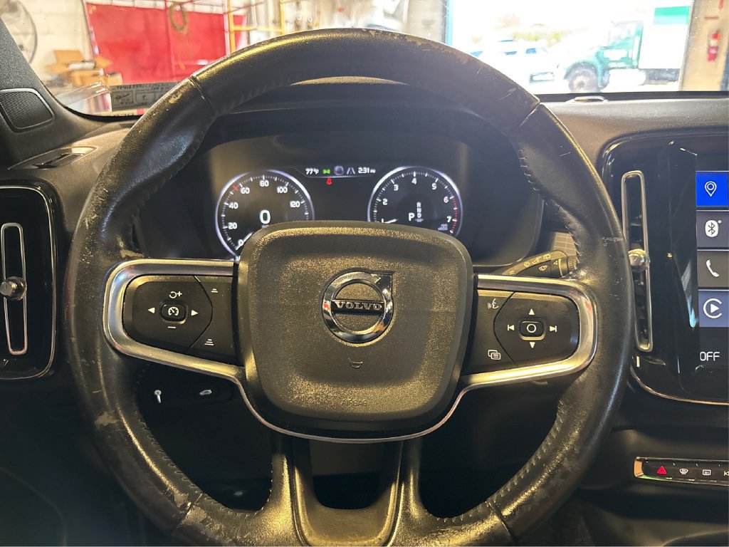 Used 2020 Volvo XC40 T5 Momentum w/ Protection Package AWD/4WD image 31