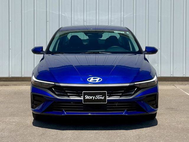 Used 2025 Hyundai Elantra Hybrid FWD image 9