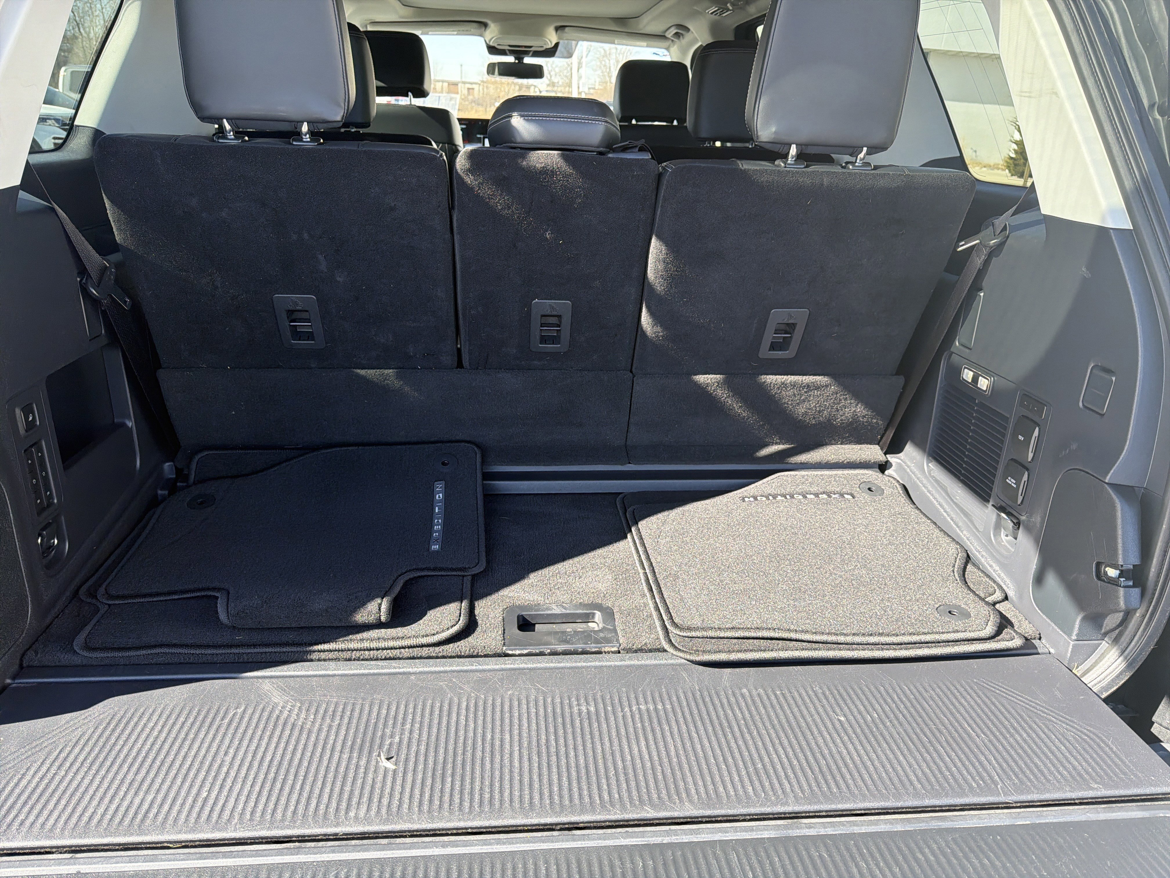 Certified 2025 Ford Expedition Platinum image 18