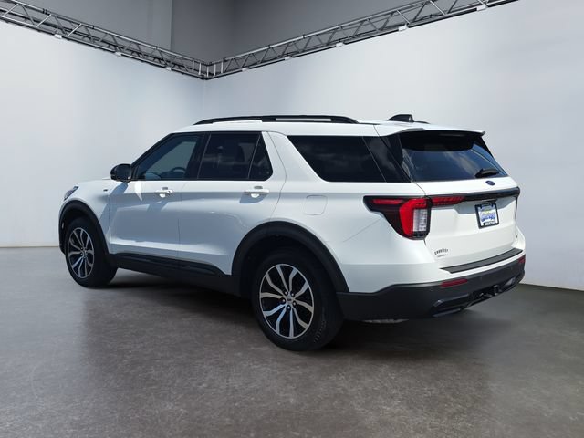 Certified 2025 Ford Explorer ST-Line AWD/4WD image 3