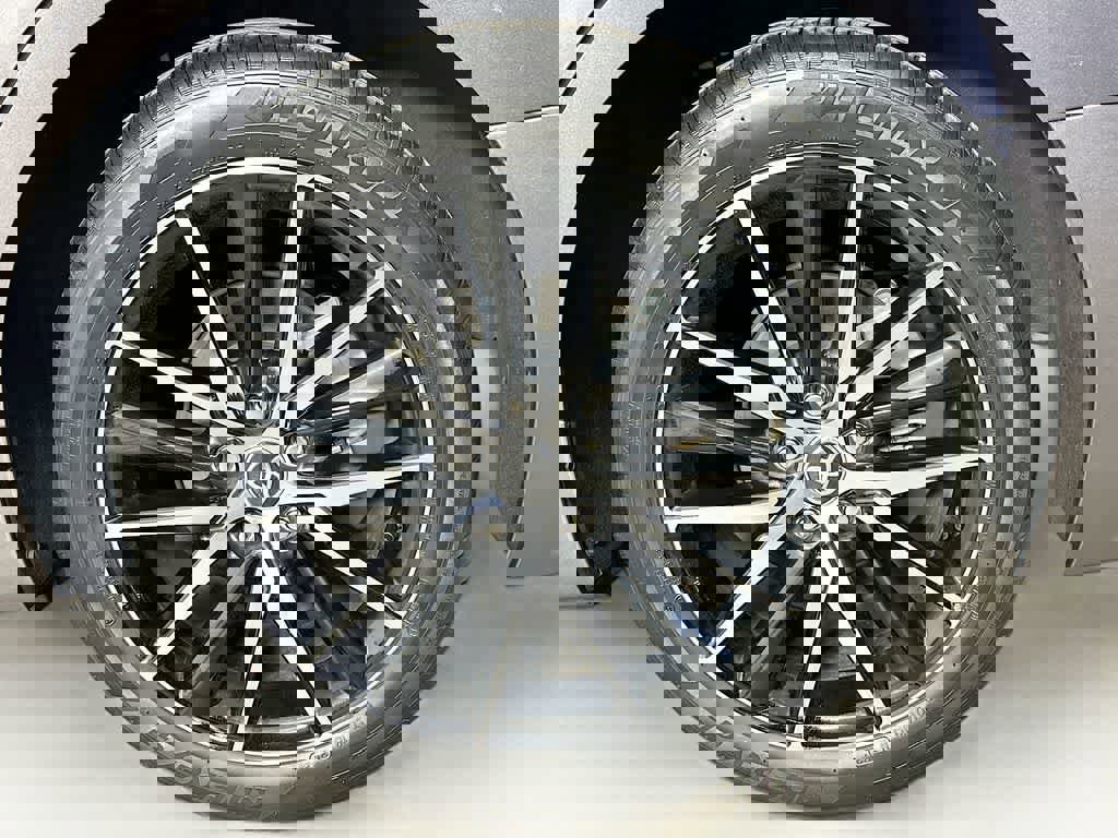 Used 2023 Toyota Camry SE image 11