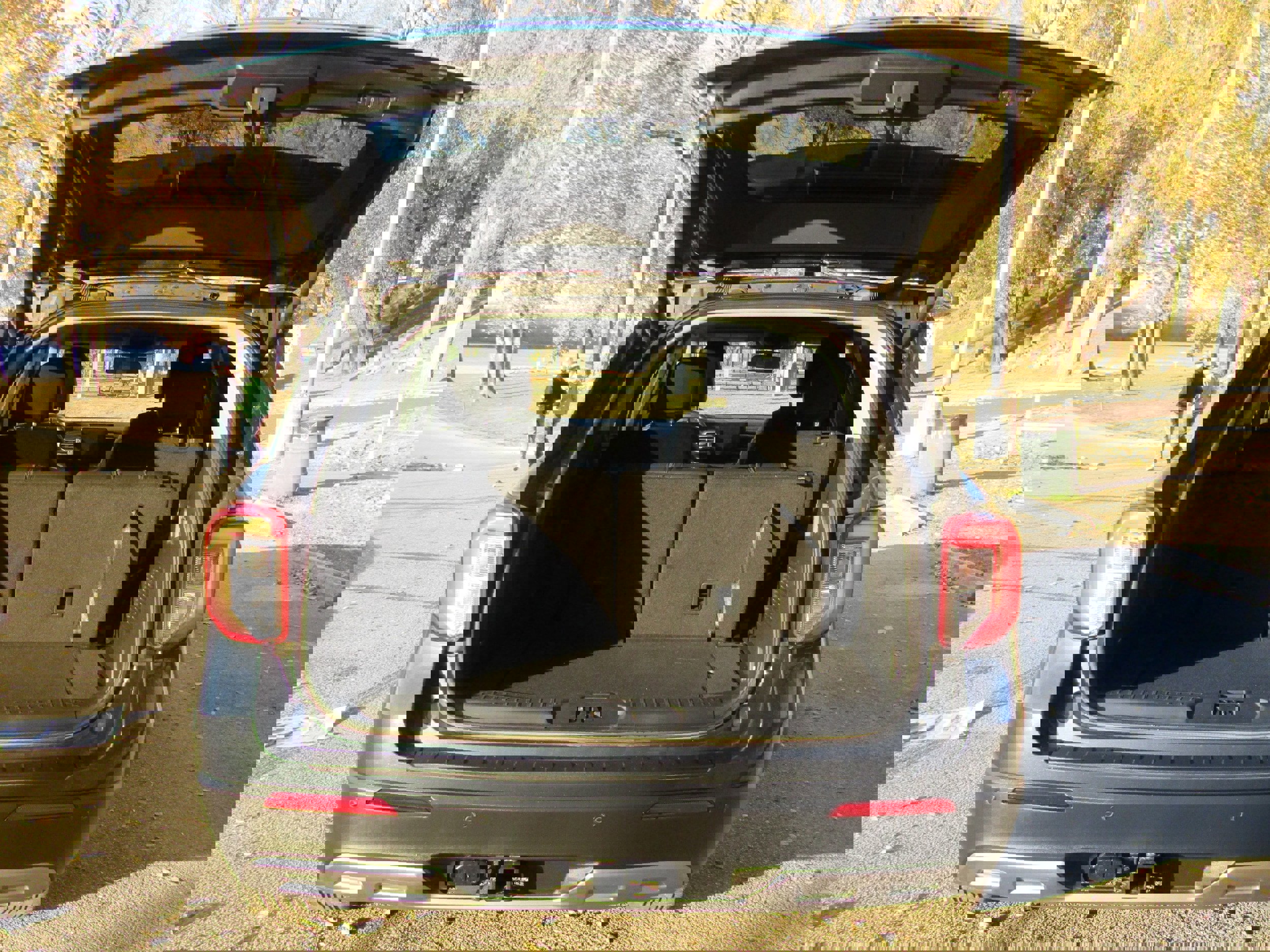 Certified 2023 Ford Explorer XLT w/ Equipment Group 202A image 20