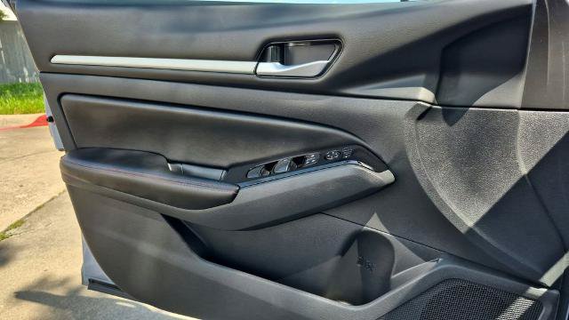 Used 2024 Nissan Altima 2.5 SR FWD image 23