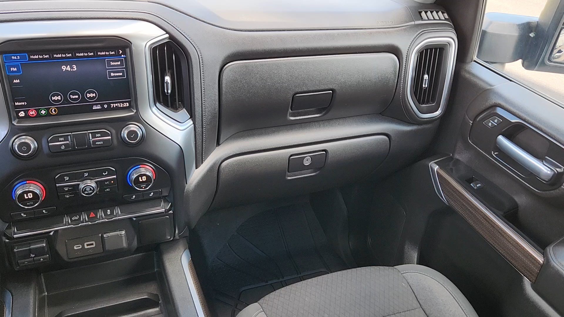 Used 2020 Chevrolet Silverado 2500 LT w/ Convenience Package AWD/4WD image 6