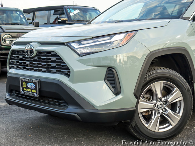 Used 2022 Toyota RAV4 XLE w/ Convenience Package AWD/4WD image 2