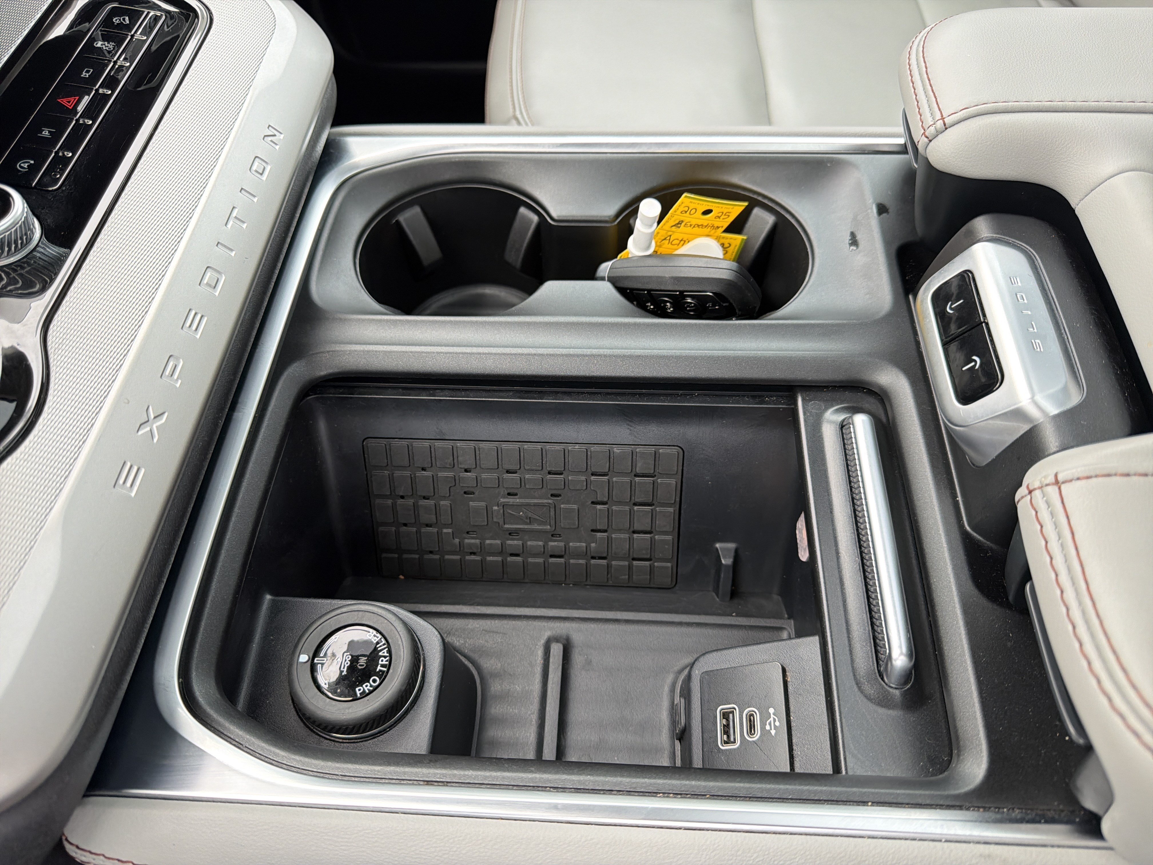 Certified 2025 Ford Expedition Active AWD/4WD image 48