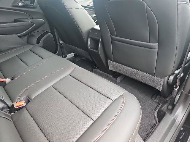 Used 2026 Chevrolet Trax RS FWD image 11