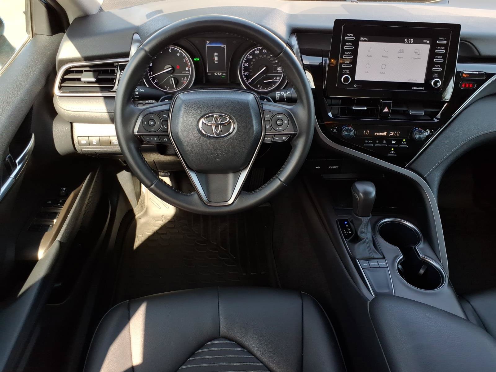 Used 2023 Toyota Camry SE w/ Convenience Package FWD image 18