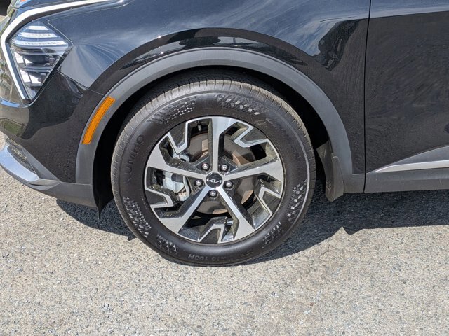Used 2025 Kia Sportage EX w/ Premium Package FWD image 11