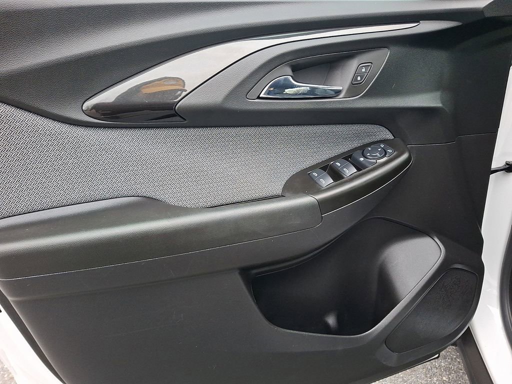 Used 2023 Chevrolet TrailBlazer LT image 12