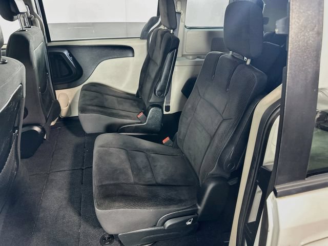 Used 2018 Dodge Grand Caravan SE FWD image 21
