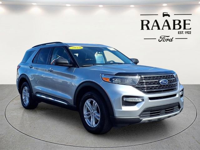 Certified 2023 Ford Explorer XLT w/ Equipment Group 202A AWD/4WD image 1