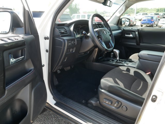Used 2022 Toyota 4Runner TRD Off-Road AWD/4WD image 11