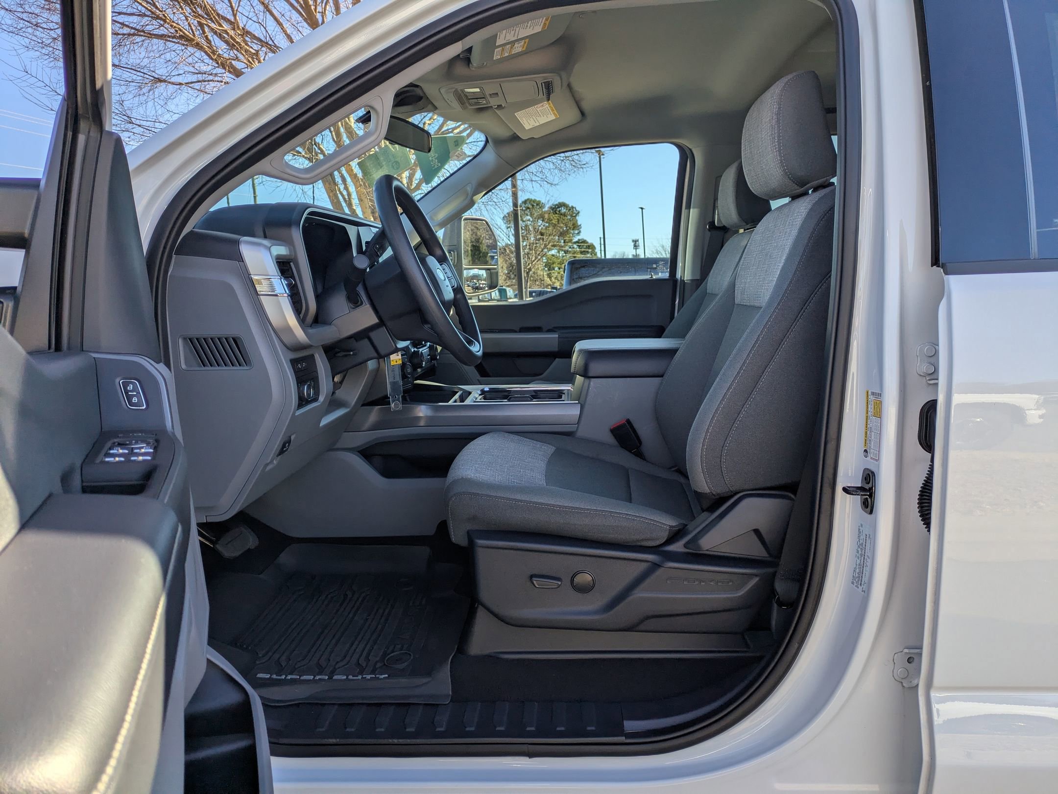 Certified 2024 Ford F250 XLT w/ FX4 Off-Road Package image 14