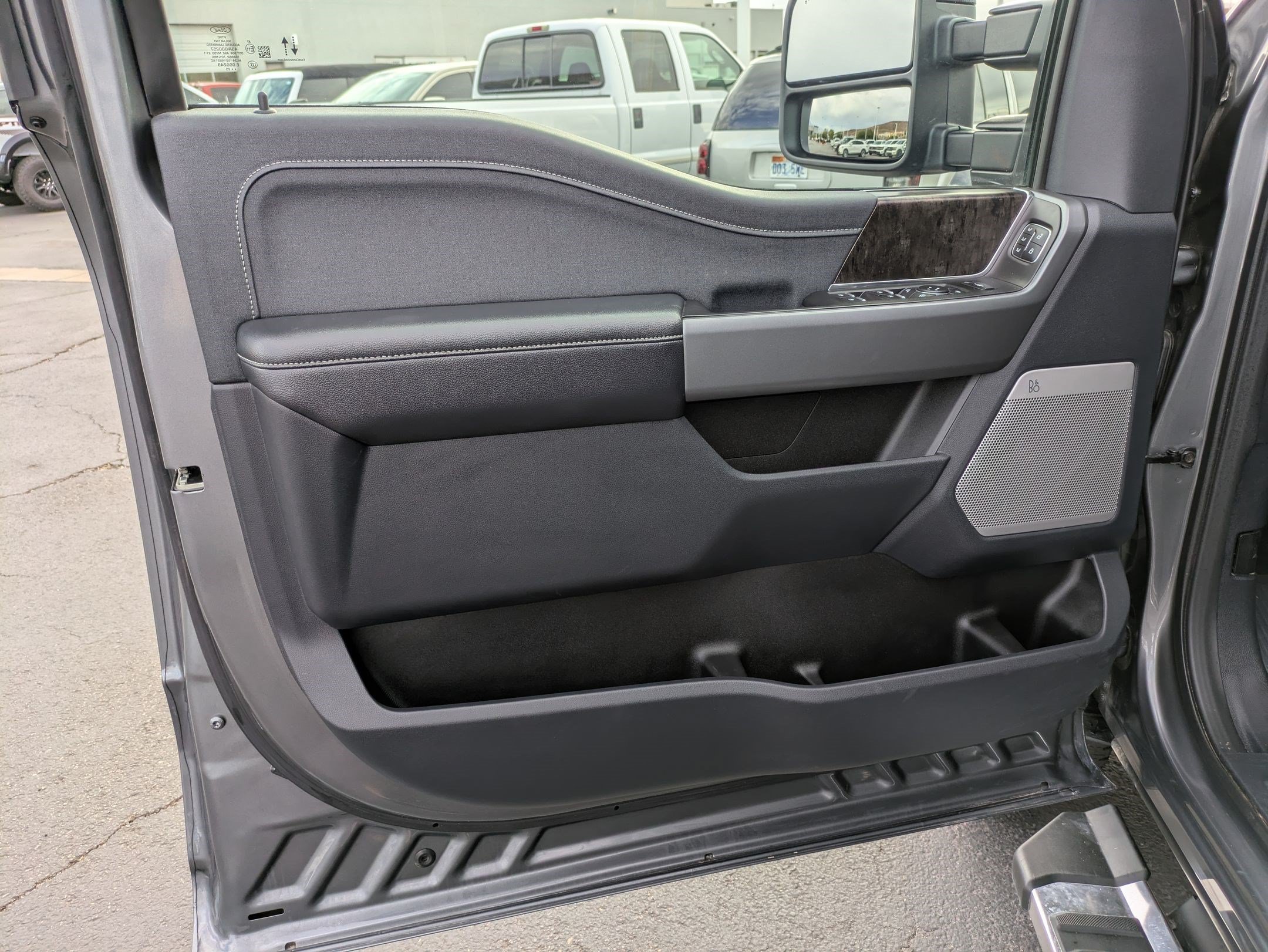 Certified 2025 Ford F250 Lariat AWD/4WD image 15